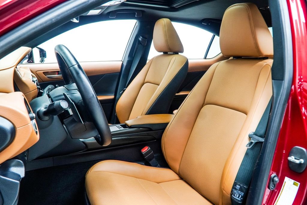 Used 2023 Red Lexus 300 image 40