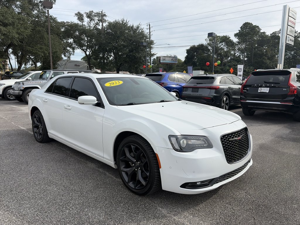 Used 2023 White Chrysler S image 8