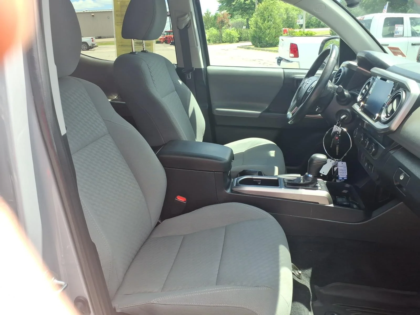 Used 2021 Cement Toyota SR5 image 15