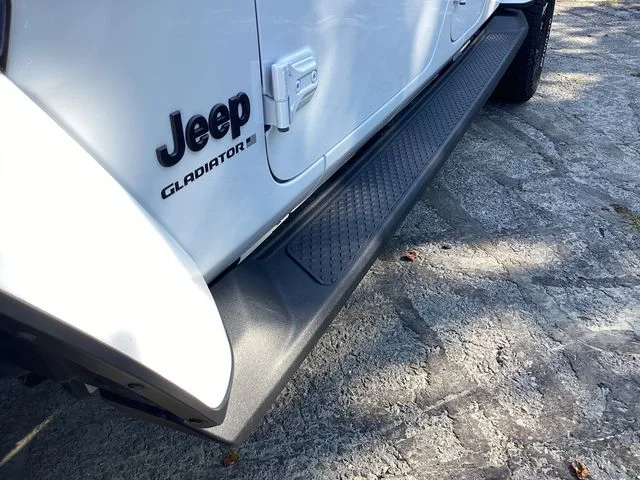 Certified Used 2023 Bright White Clearcoat Jeep Overland image 16