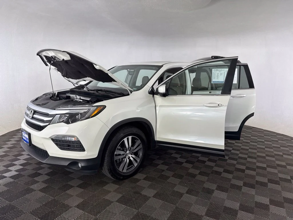 Used 2017 White Honda EX-L image 15