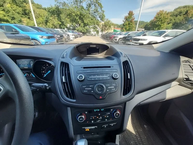 Used 2017 Red Ford SE image 11