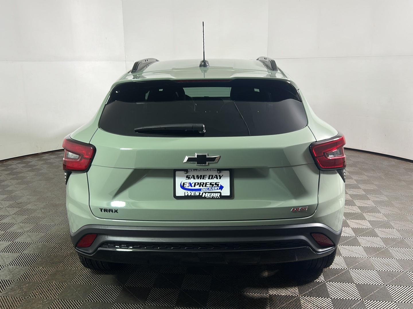 Used 2024 Cacti Green Chevrolet 2RS image 8