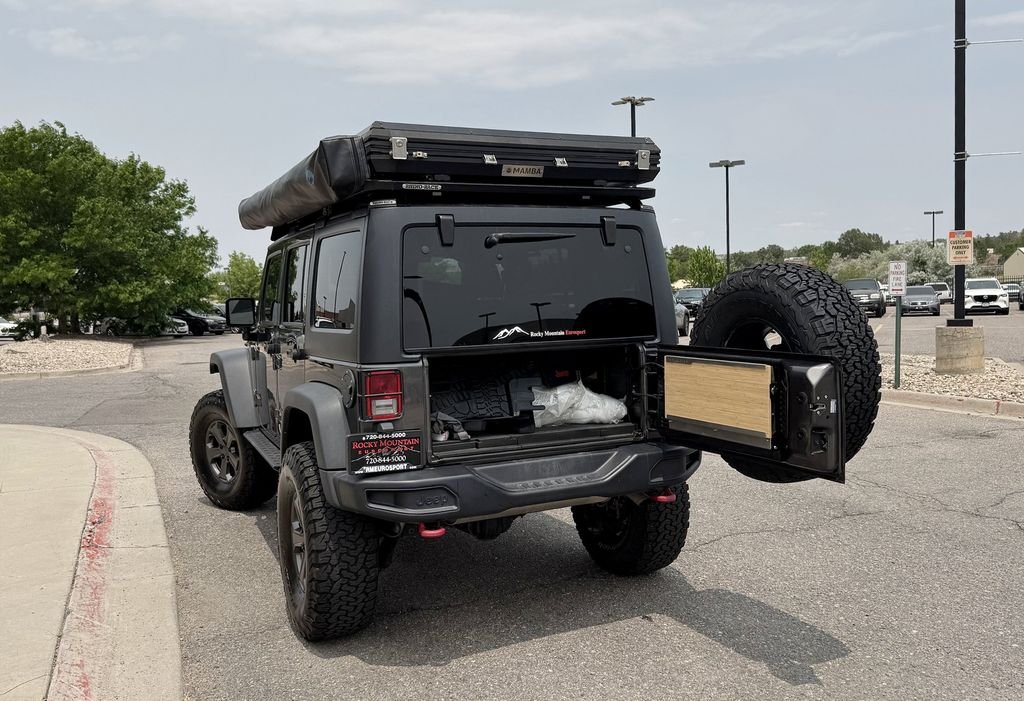 Used 2018 Gray Jeep Unlimited Rubicon image 9