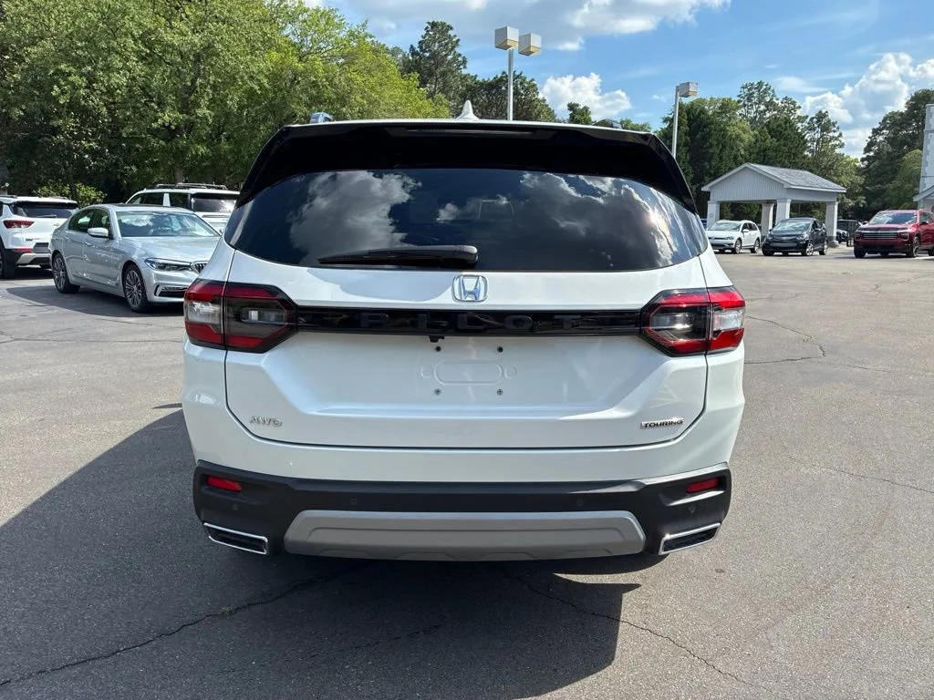 Used 2025 White Honda Touring image 6