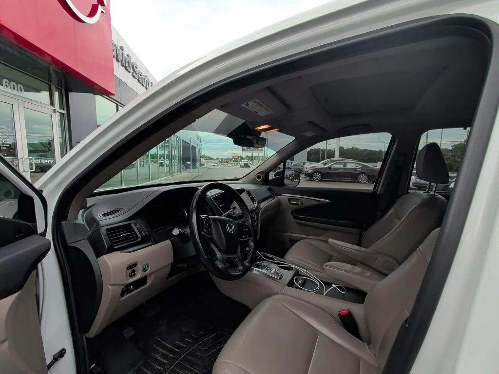 Used 2021 White Honda EX-L image 8