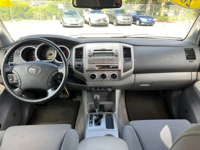 Used 2009 Super White Toyota  image 11