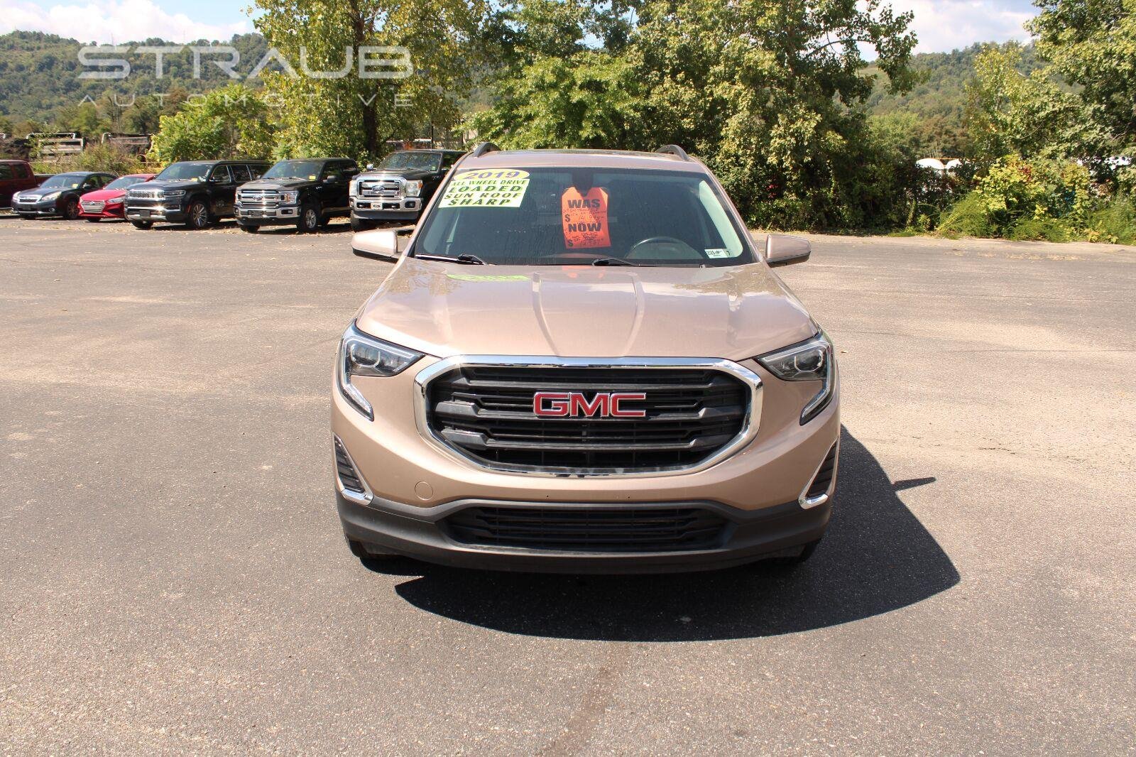 Used 2019 Coppertino Metallic GMC SLE image 3