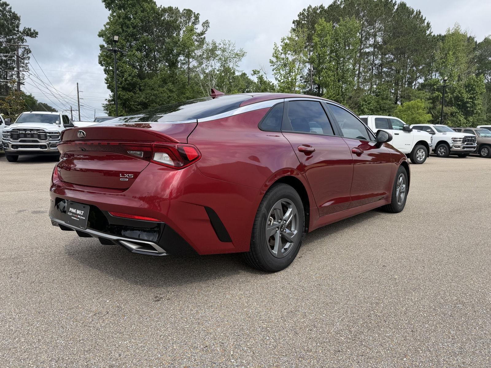 Used 2021 Passion Red Tintcoat Kia LXS image 6