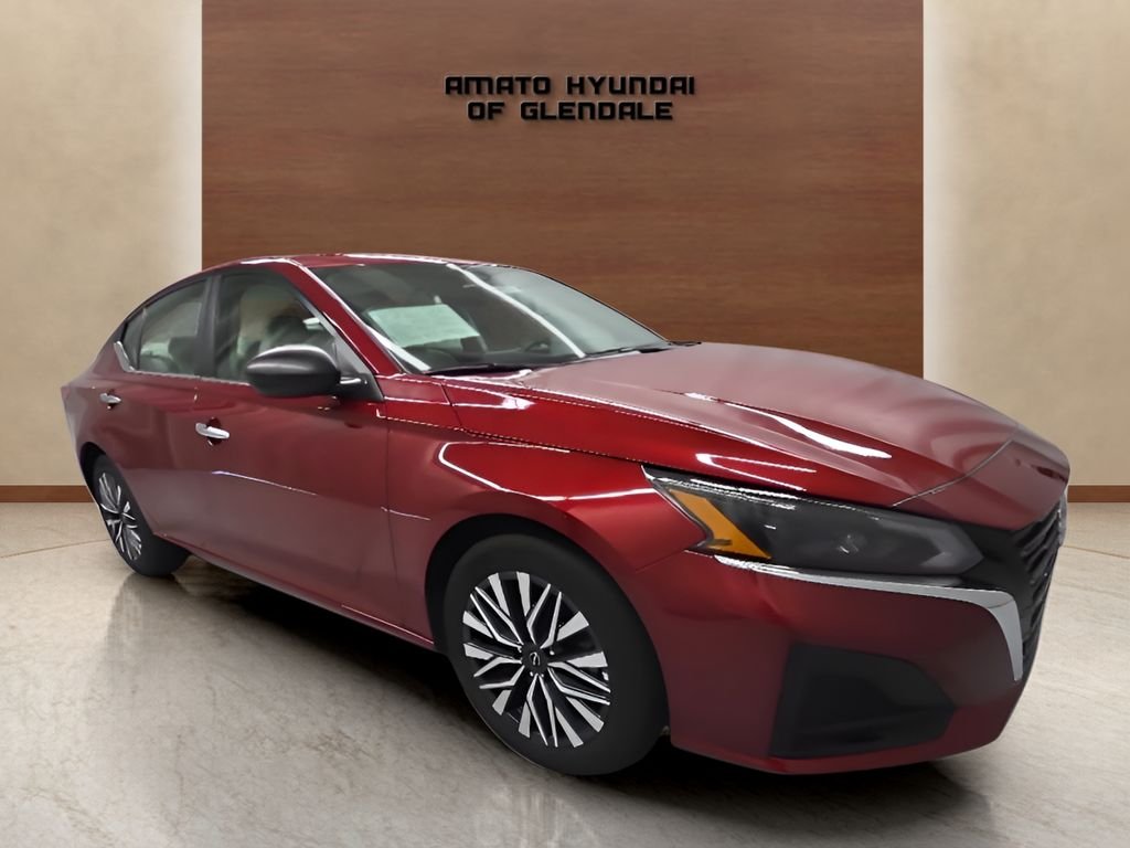Used 2025 Red Nissan 2.5 SV image 8