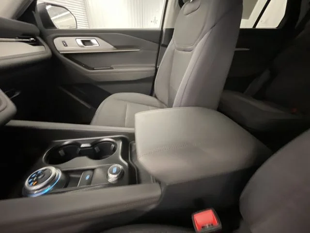 New 2026 Agate Black Metallic Ford Active 100A image 21
