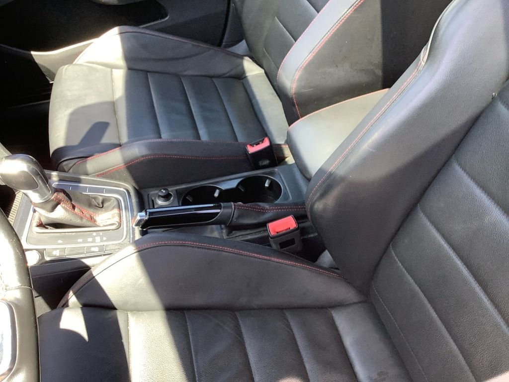 Used 2015 White Volkswagen Autobahn image 8