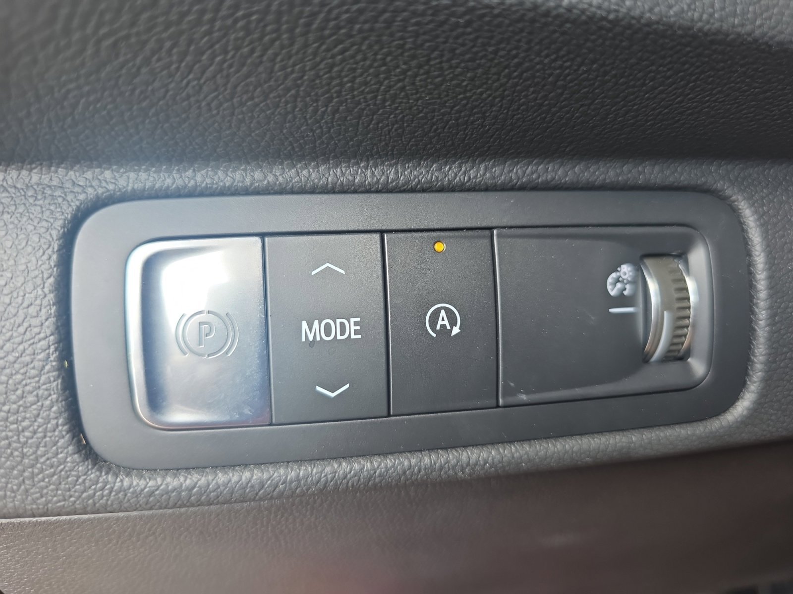 Used 2026 Mosaic Black Metallic Chevrolet FWD LT image 25