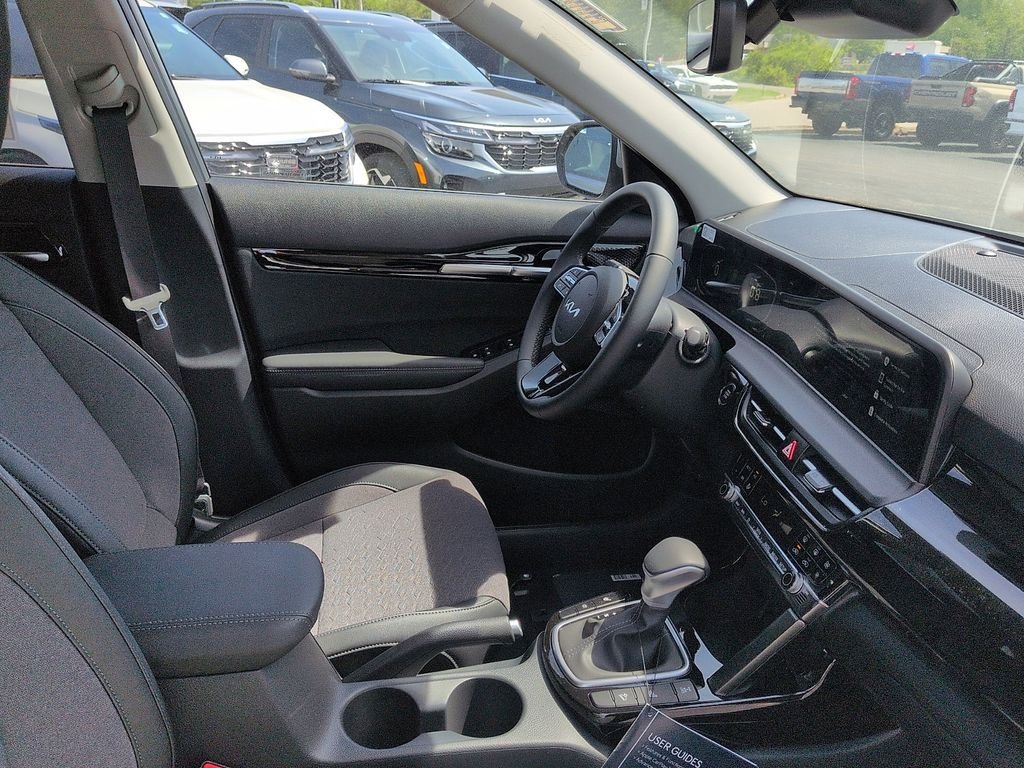 New 2026 Steel Gray Kia S image 7
