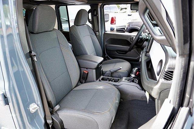 New 2026 Anvil Clear-Coat Exterior Paint Jeep Sport S image 18