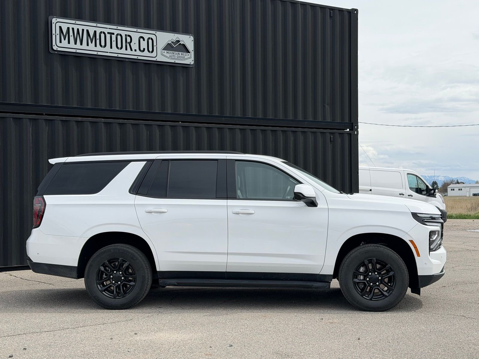 View vehicle photo 6