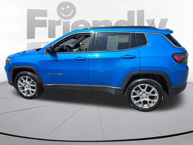 Used 2023 Blue Jeep Latitude Lux image 9