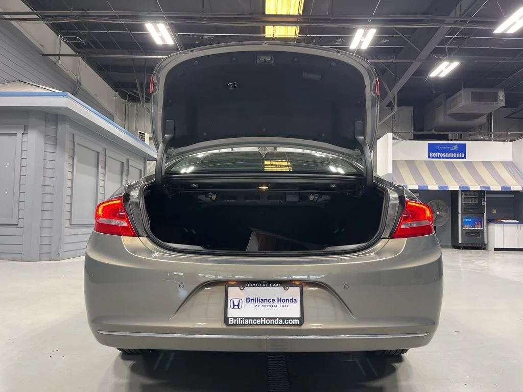 Used 2019 Pepperdust Metallic Buick Essence image 9