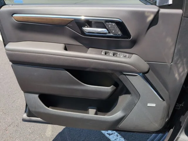 New 2026 Black Chevrolet High Country image 25