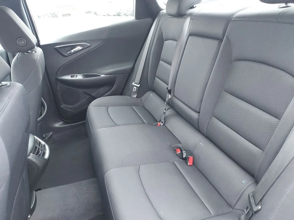 Used 2024 White Chevrolet LT image 27