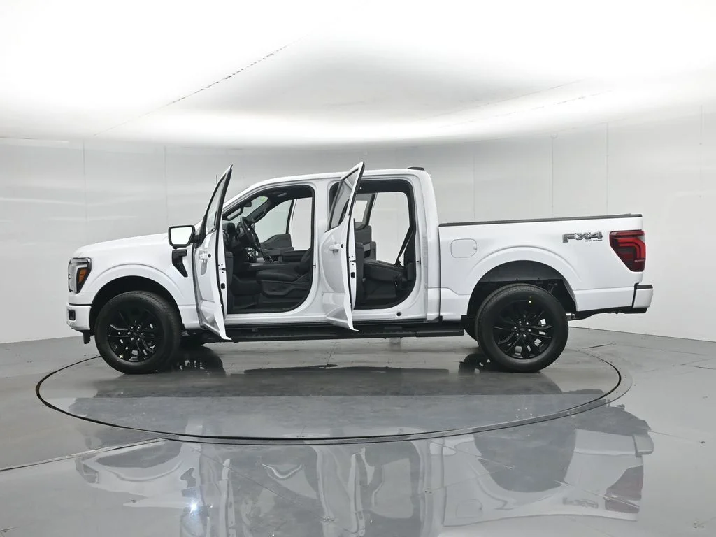 New 2026 Oxford White Ford Lariat image 37