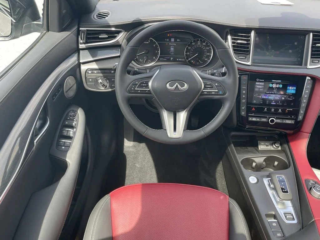 Used 2025 Gray INFINITI SPORT image 11