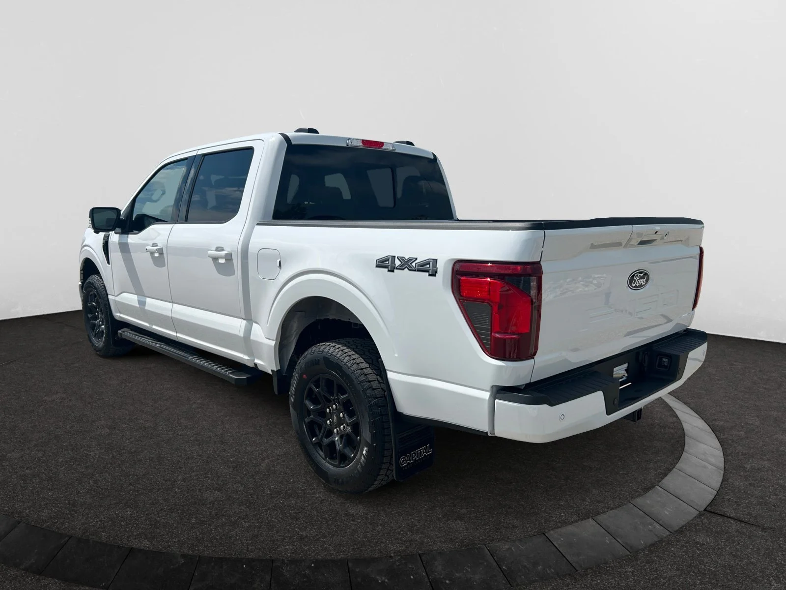 New 2026 Oxford White Ford XLT image 3