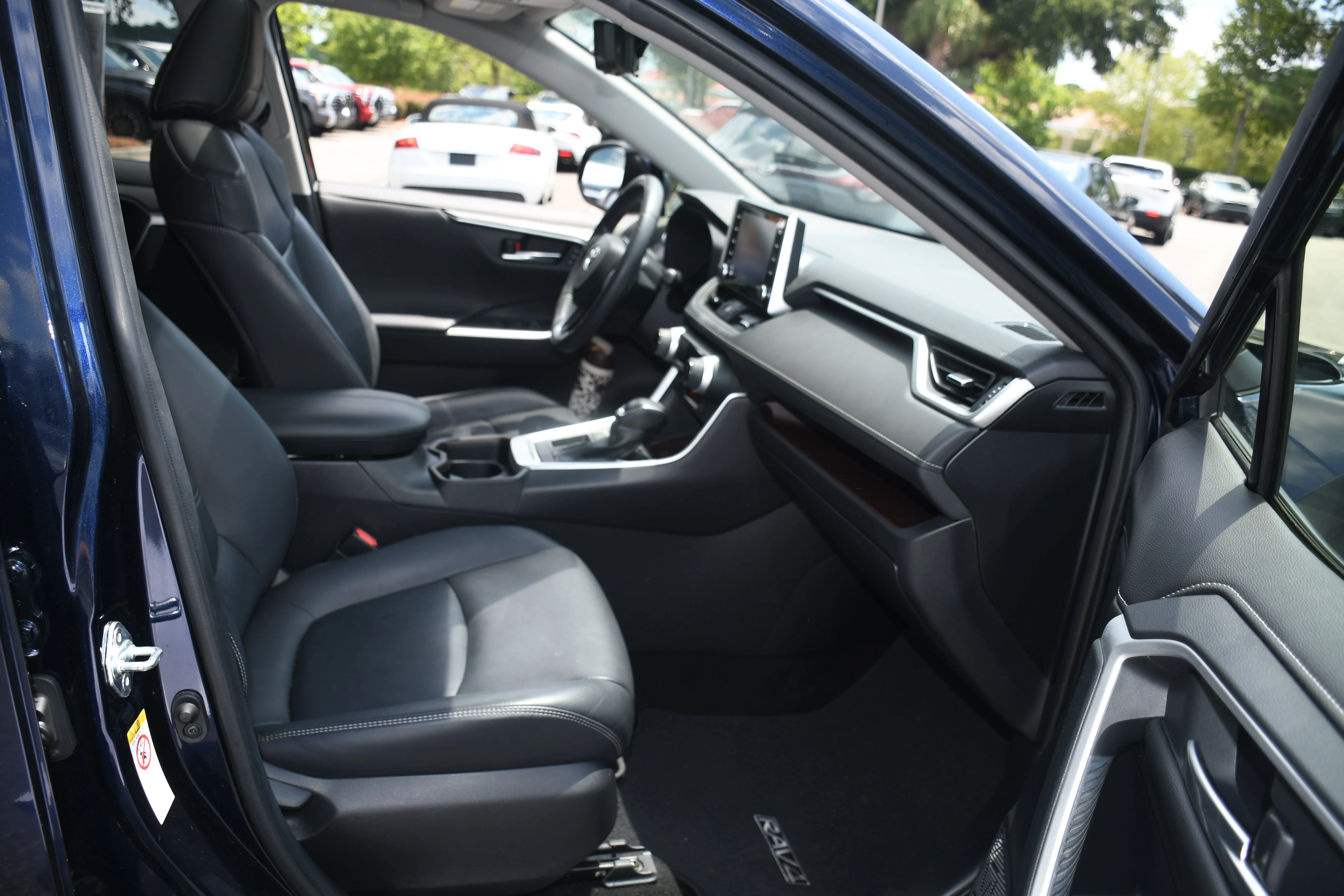 Used 2019  Toyota Limited image 22