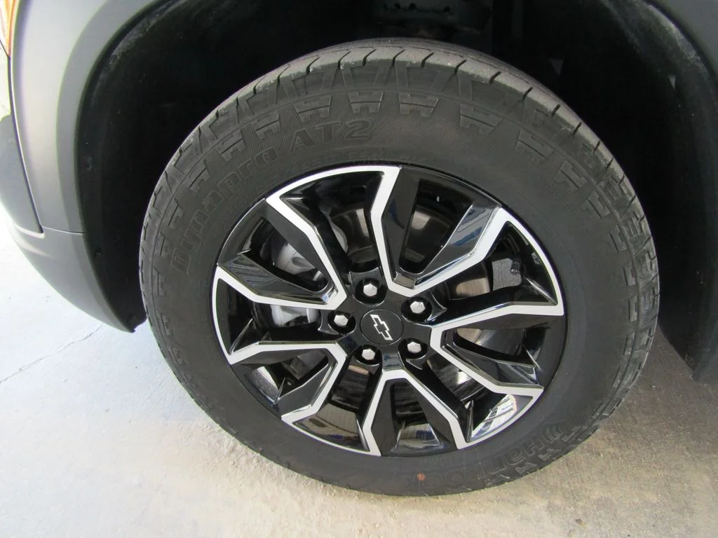 Used 2025 Black Chevrolet ACTIV image 29