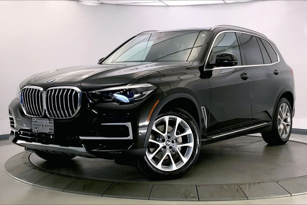 Used 2022 Black Sapphire Metallic BMW  image 11