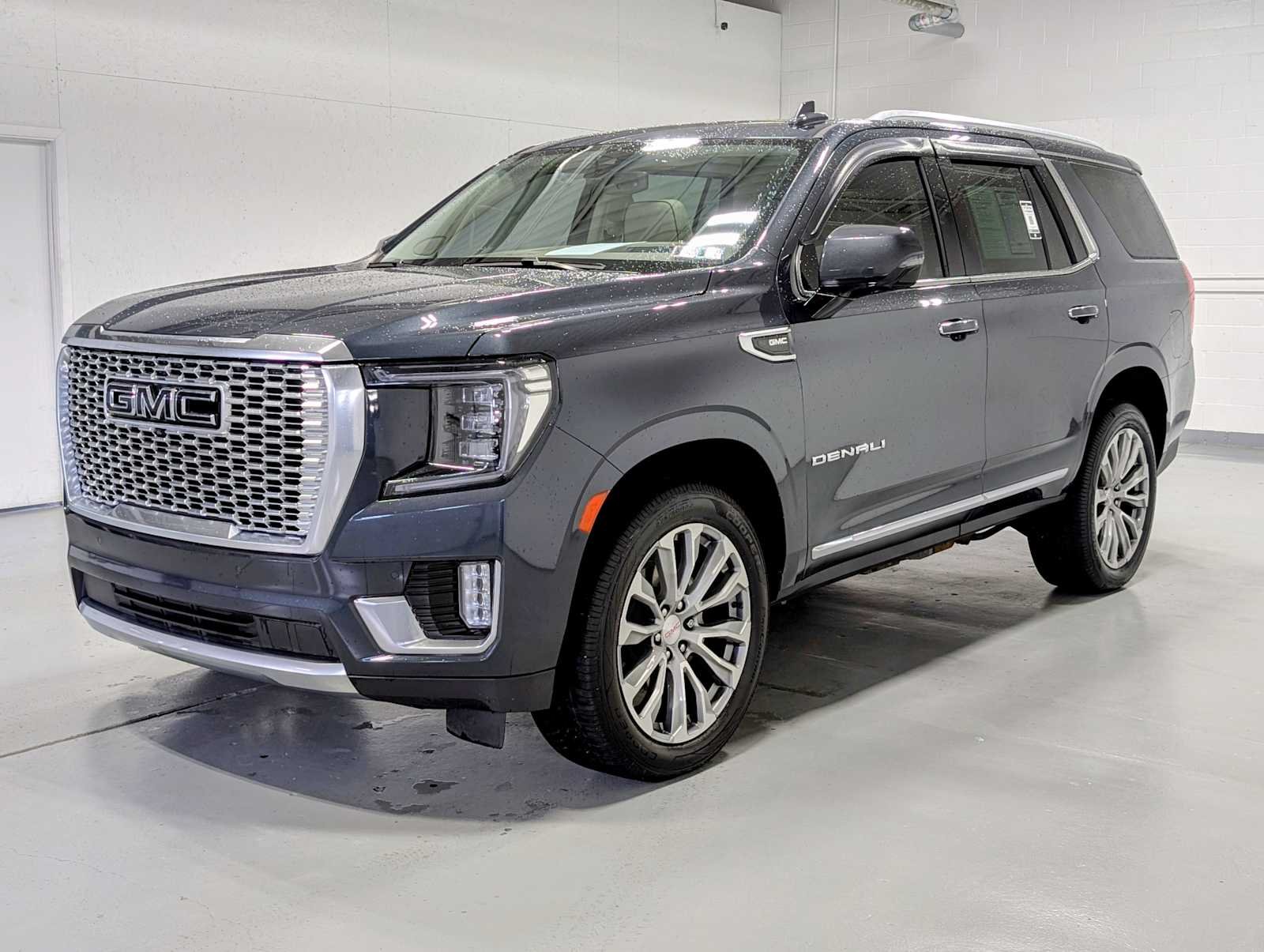 2022 GMC Yukon 4WD Denali's photo