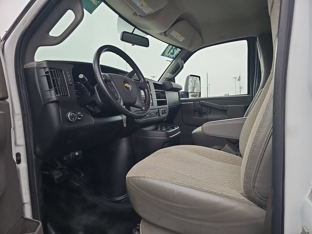 Used 2021 Summit White Chevrolet Work Van image 13