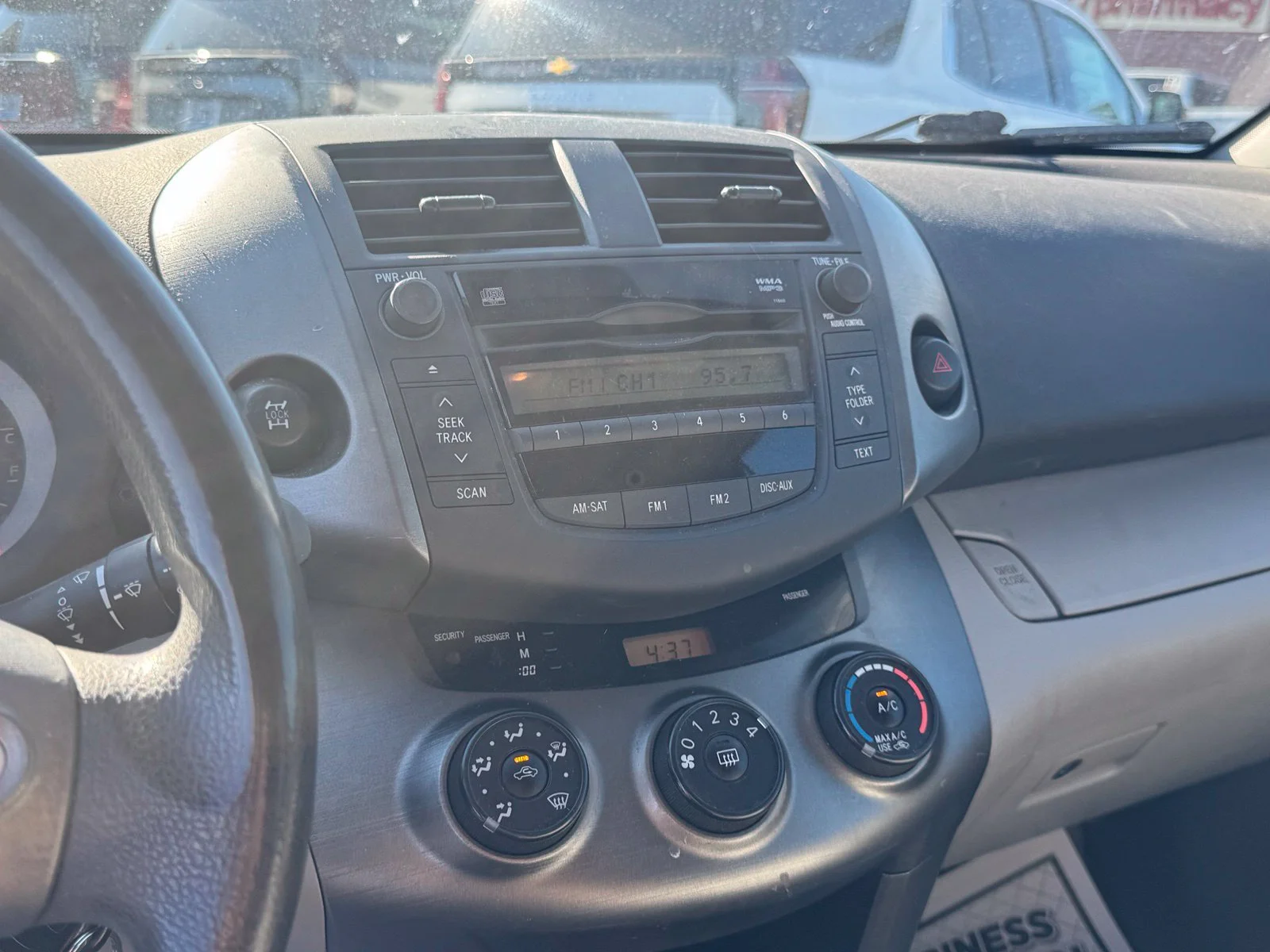 Used 2011 White Toyota Base image 13