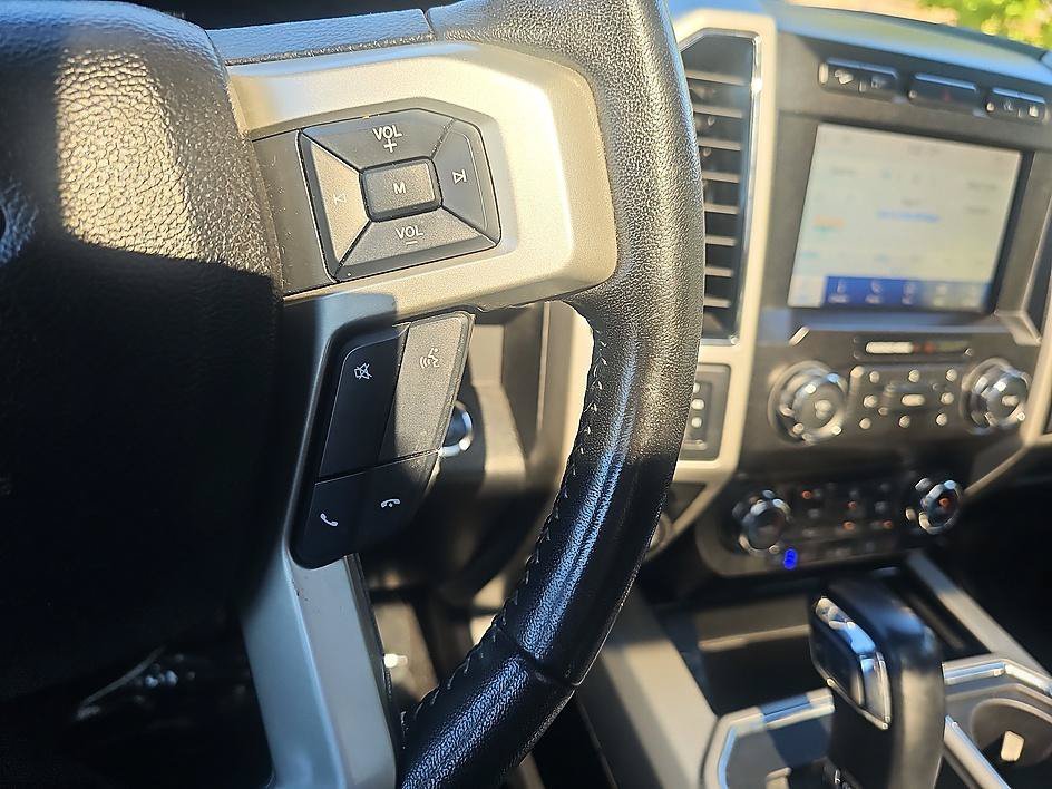 Used 2020 Agate Black Metallic Ford LARIAT image 21