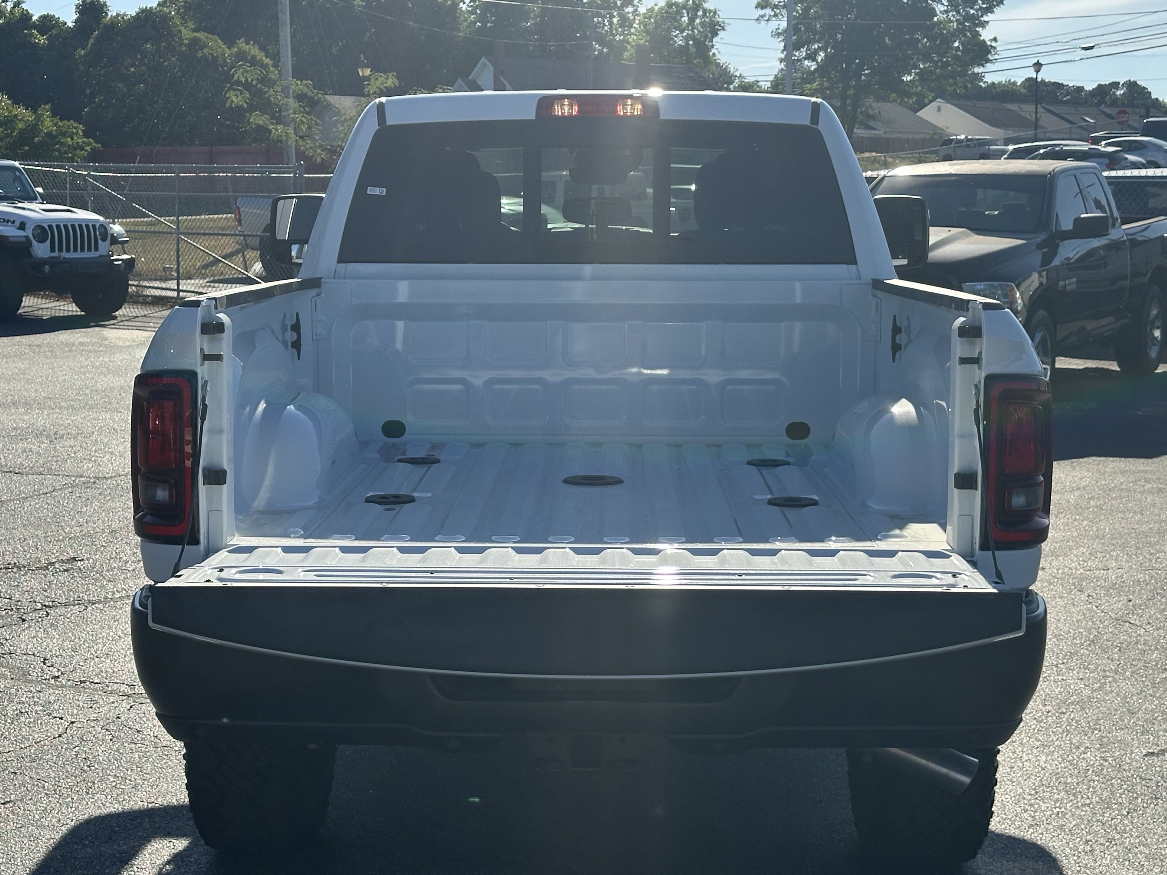 New 2026 Bright White Clear-Coat Exterior Paint RAM Warlock image 19