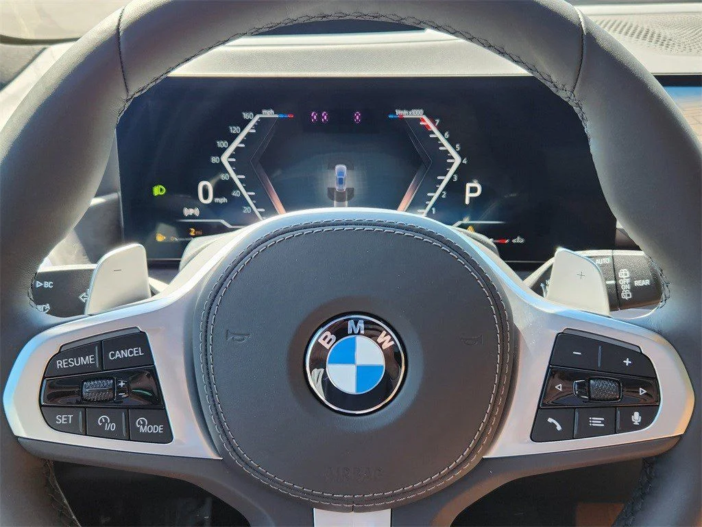 Used 2026 Skyscraper Grey Metallic BMW xDrive40i image 12