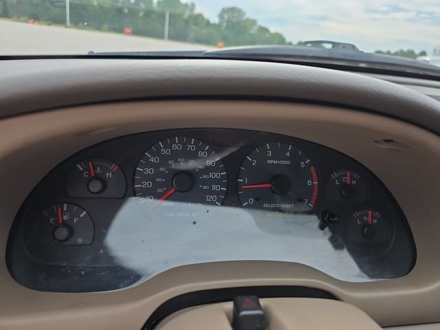 Used 2004 Torch Red Ford V6 image 22