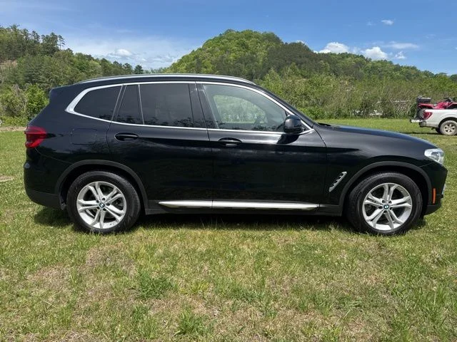 Used 2020 Black BMW xDrive30i image 9