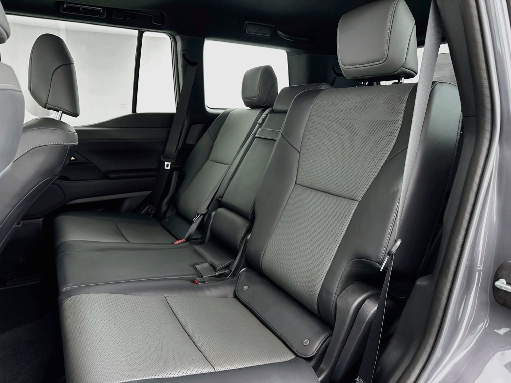Used 2025 Gray Lexus 550 Premium image 24