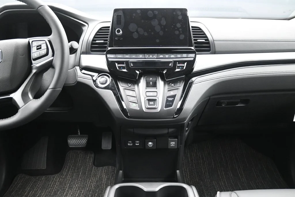 New 2027 Platinum White Pearl Honda Touring image 27