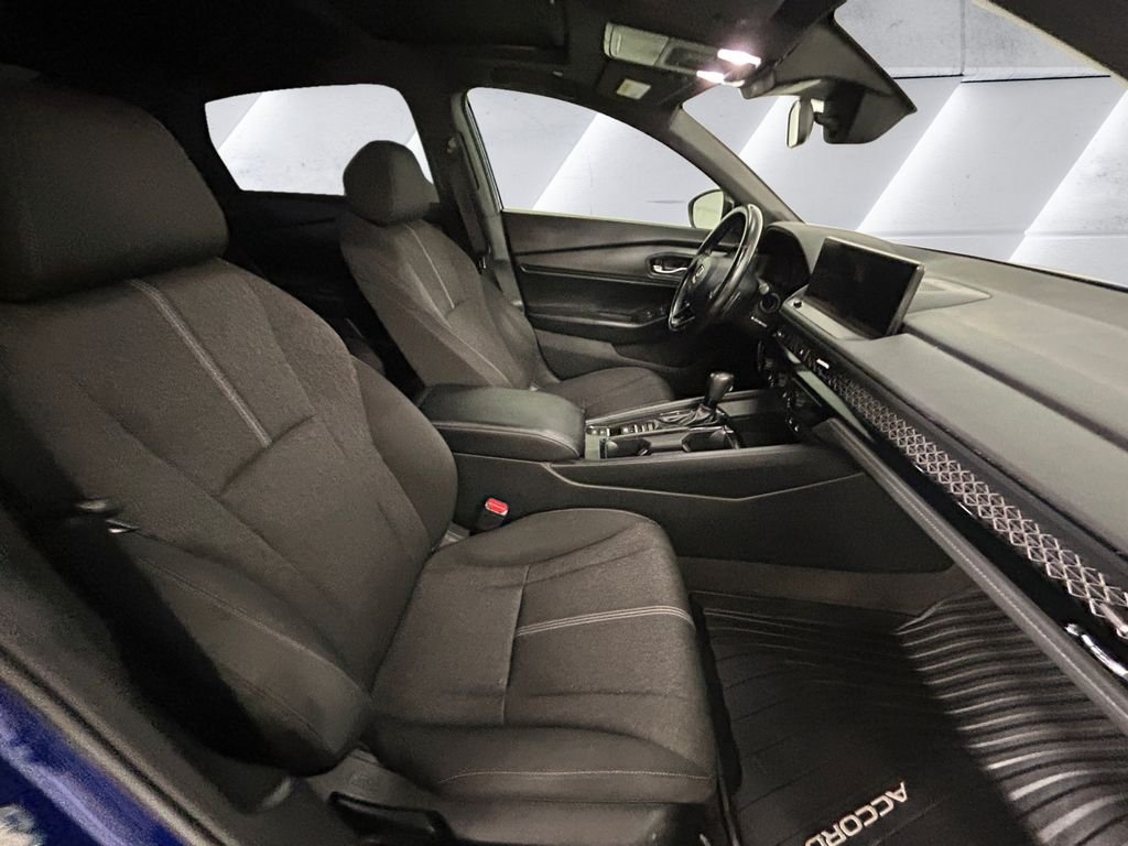 Used 2024  Honda Sport image 13