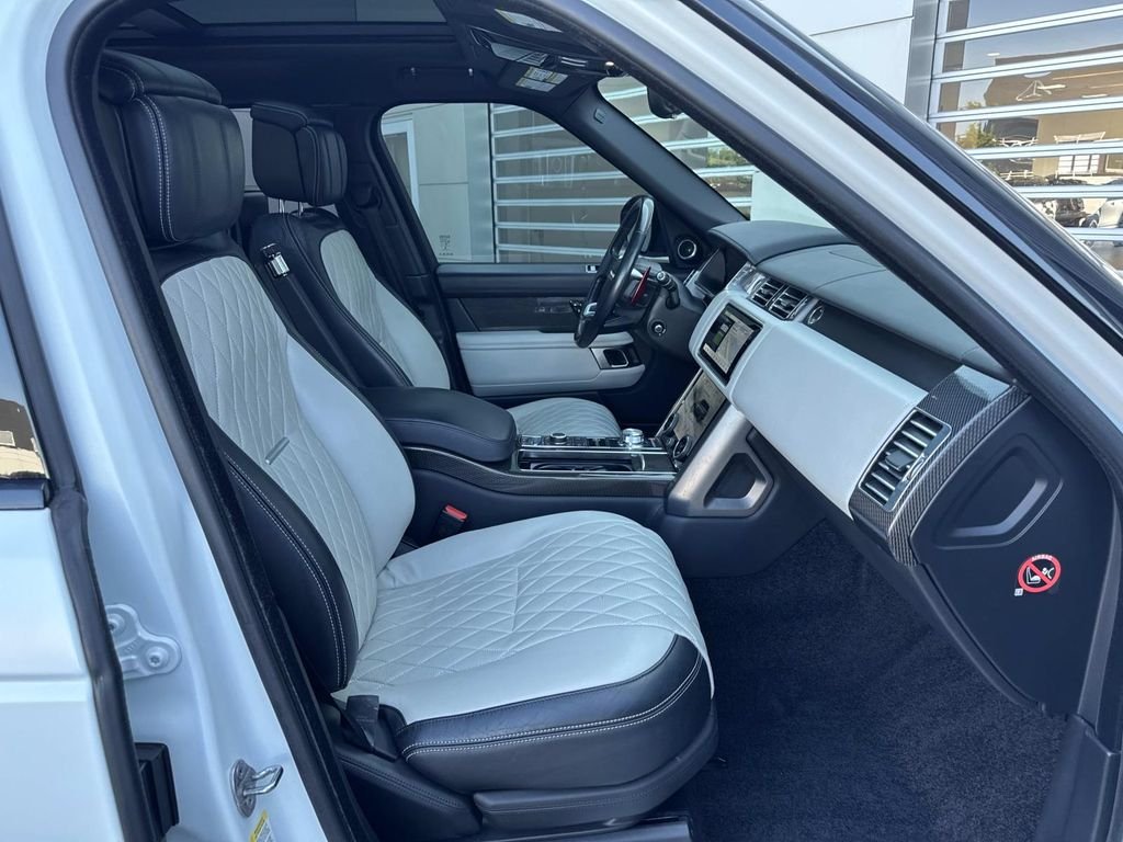 Used 2019 SVO PALETTE WHITE Land Rover SVAutobiography image 10