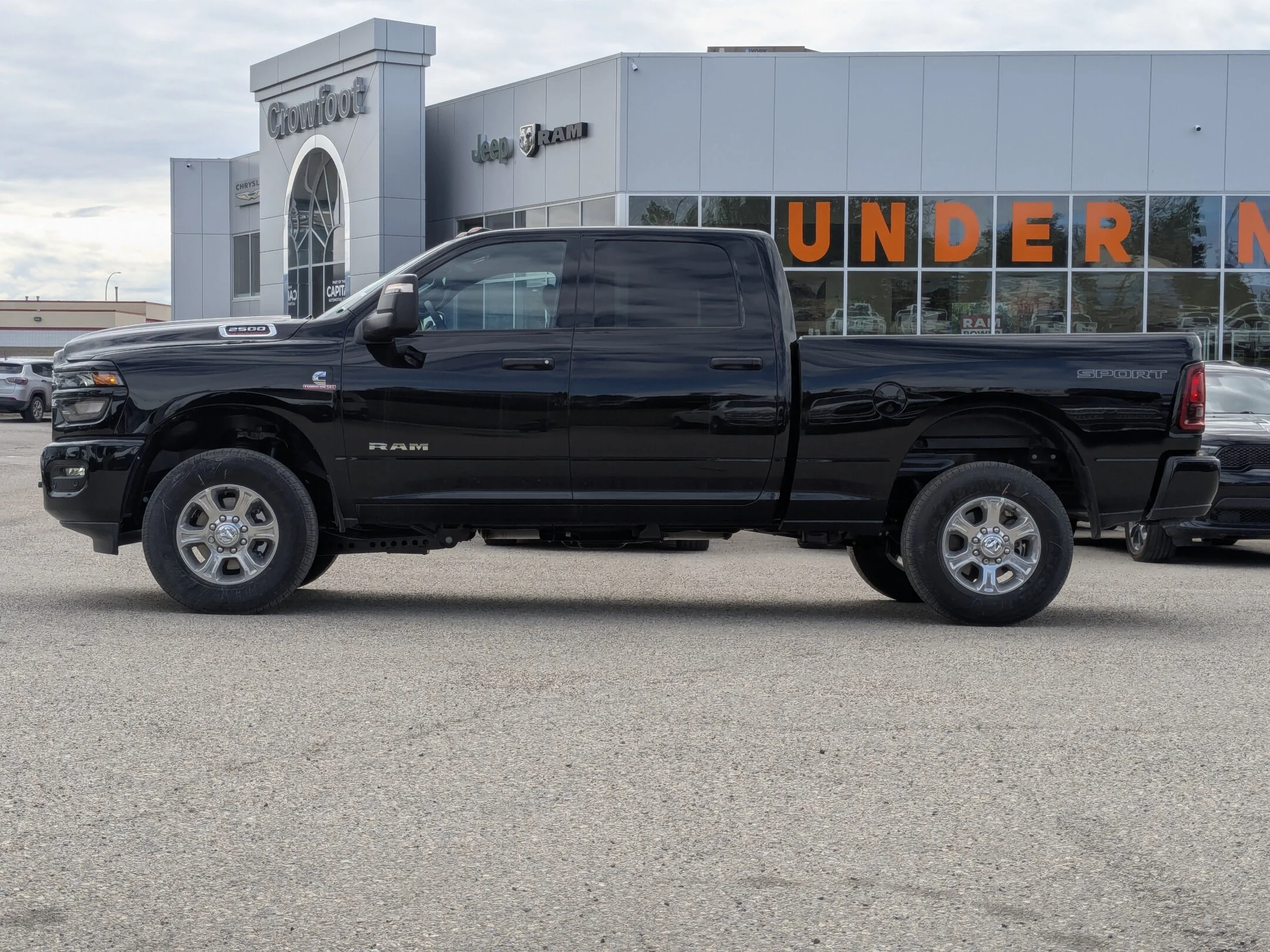 New 2026 Black RAM Big Horn - - Level 1 Plus Grp - Sport Appearance Pkg - 5th Wheel/Gooseneck Prep - NAV & More! image 5
