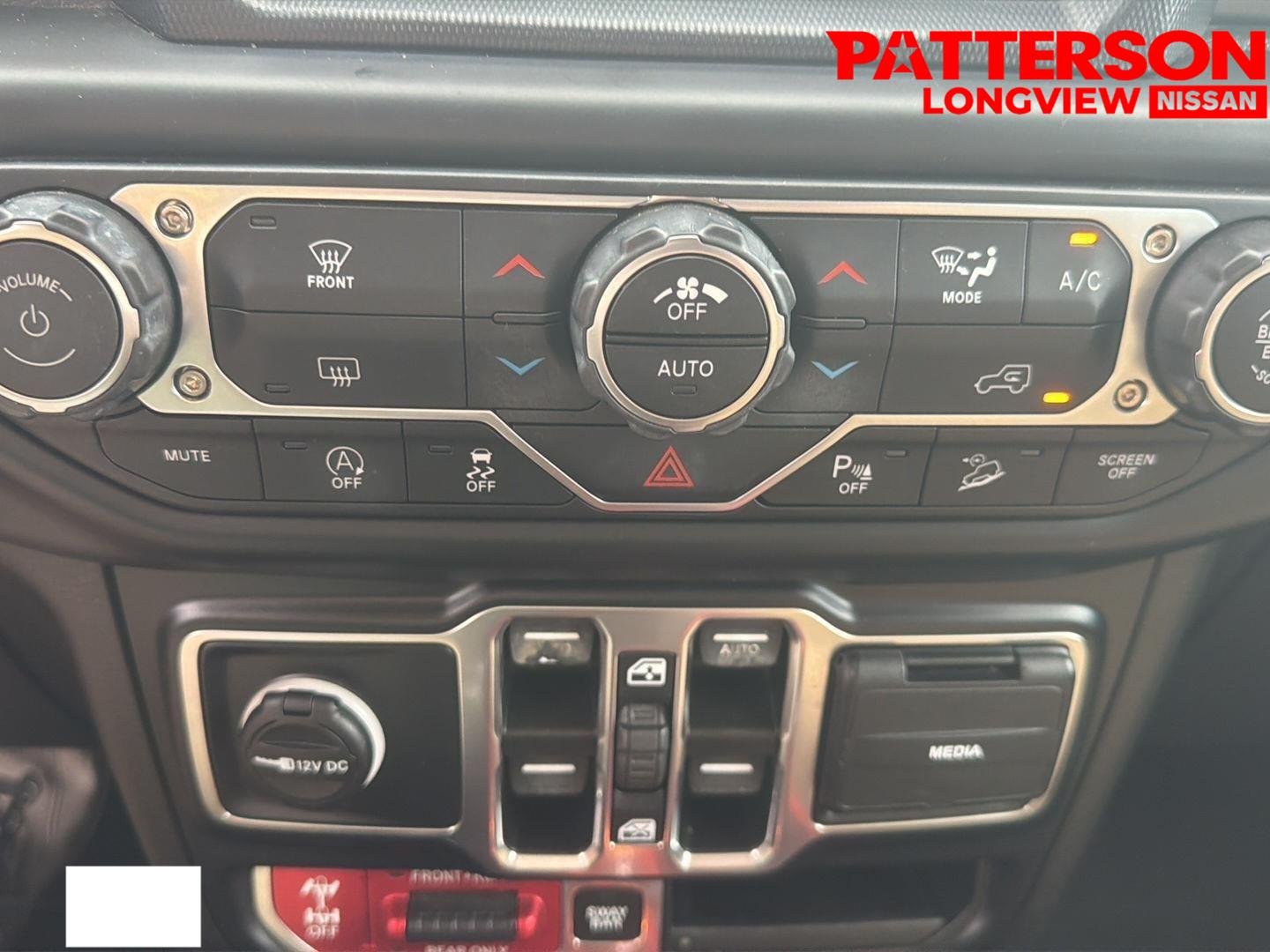 Used 2019 Bright White Clearcoat Jeep Rubicon image 11