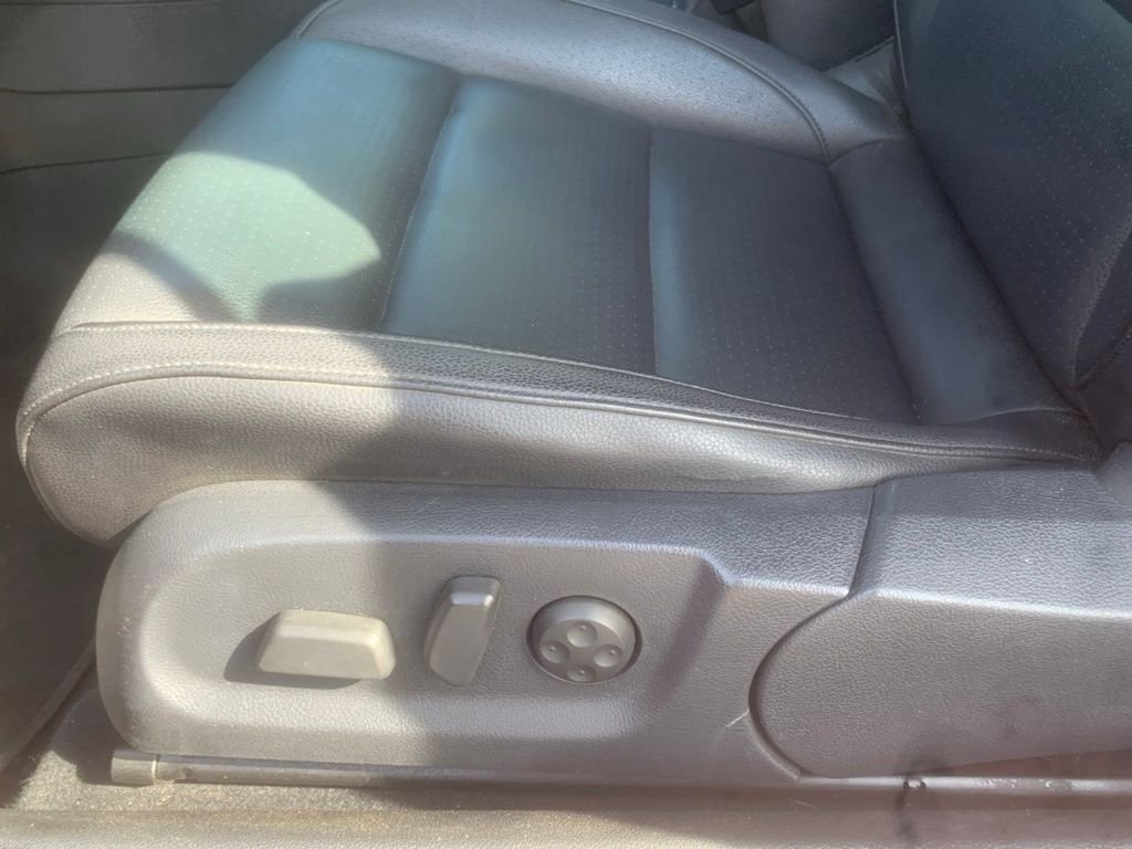 Used 2010 Salsa Red Volkswagen Komfort Edition image 13