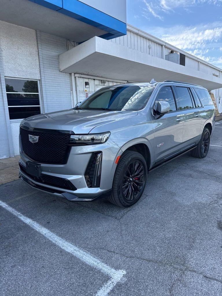 2024 Cadillac Escalade ESV V-Series's photo