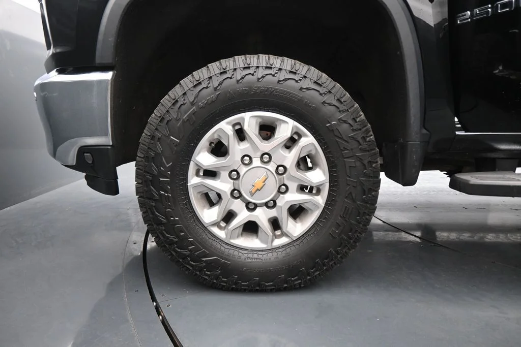 Used 2021 Black Chevrolet LT image 25