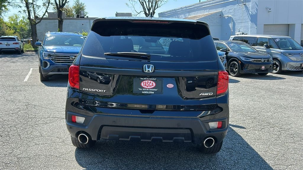 Used 2023 Black Honda EX-L image 5