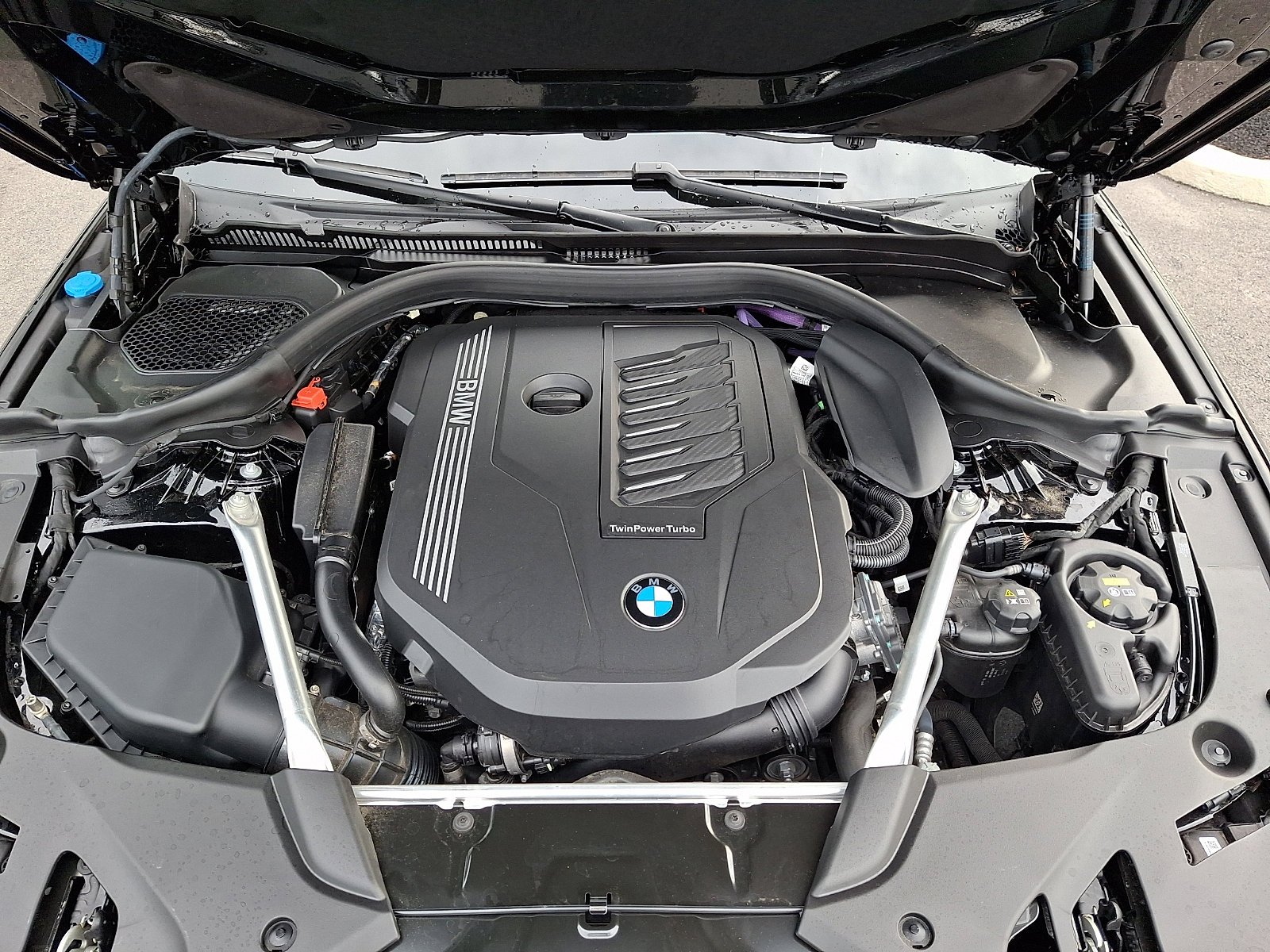 Used 2023 Black Sapphire Metallic BMW 540i xDrive image 30