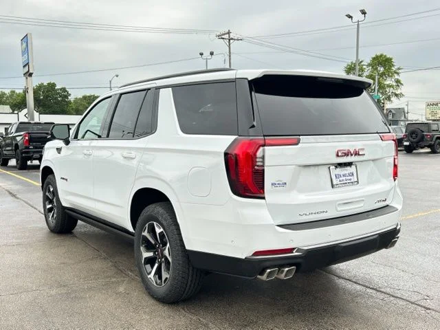 2026 GMC Yukon AT4 - Photo 7